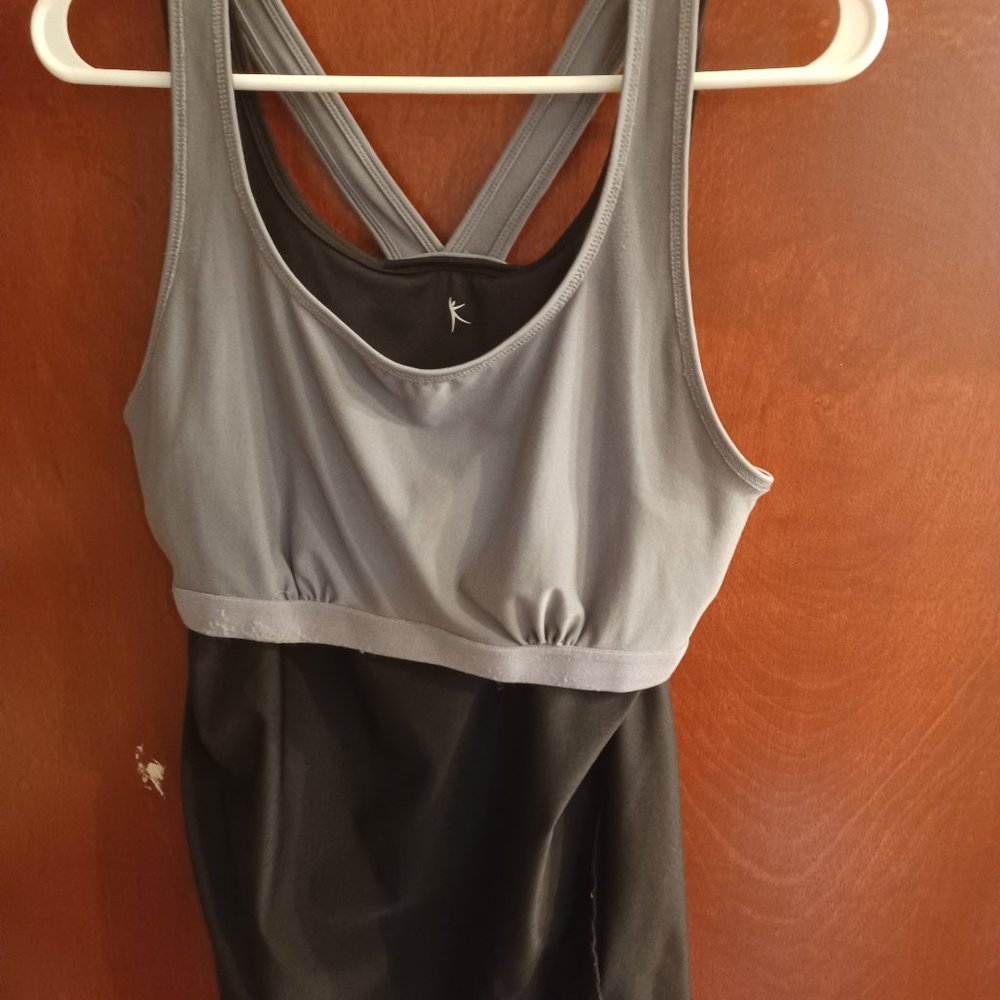 Work Out Clothes - Picture 2 of 3